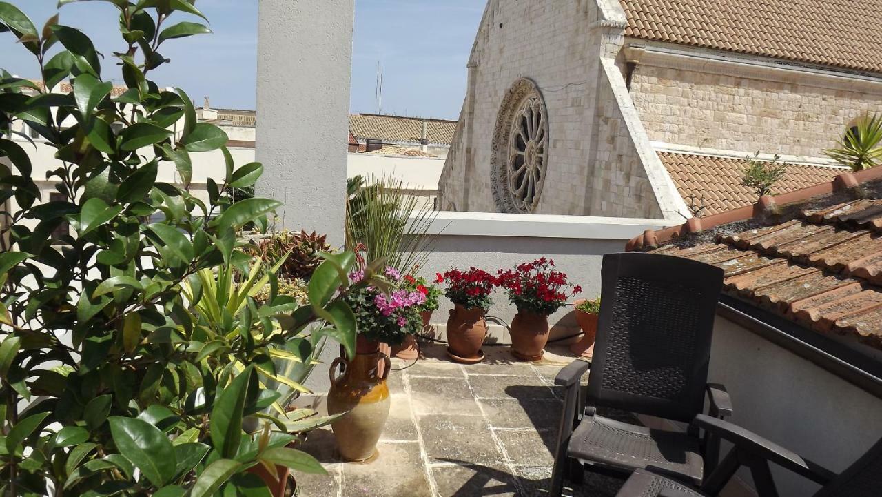 Mansarda Romantica "Il Nido Delle Rondini" Conversano Exterior photo